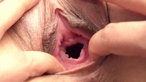 HOTTIE GETS PUSSY FINGERED BEFORE RIDING A HUGE COCK