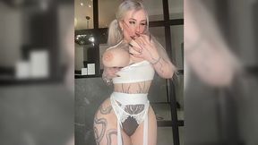 Blonde Bombshell With Huge Jugs, Fat Ass & Thin Waist Toys Her Twat With Dildo, Getting Creamy Orgasm