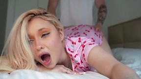 Virgin Stepbrother Gets Sex Lessons From Experienced Stepsister POV