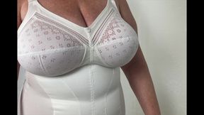 Stepaunty Sandra Getting Dressed for You All