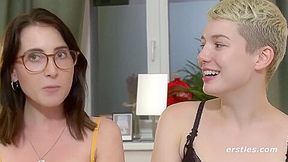 Lia Und Birgit Entdecken Analplugs Miteinander