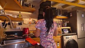 Real Newlywed Couple Fuck in in-laws' Kitchen