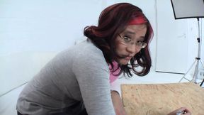 Asiatica faz o seu primeiro casting a chupar o pau amador