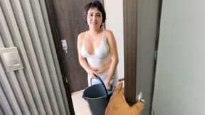 Sexy Latina neighbor comes to my apartment for water and ends up fucked hard by her tight ass with my huge and rich cock.